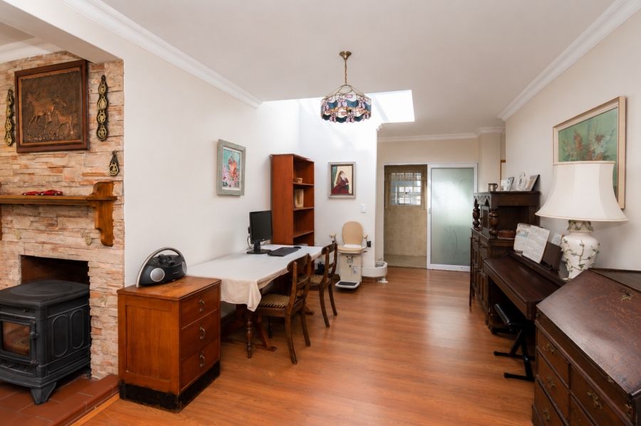 5 Bedroom Property for Sale in Myburgh Park Western Cape